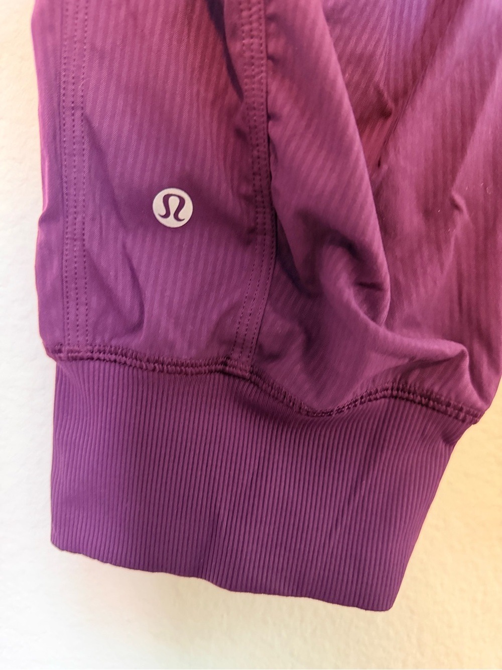 lululemon Studio Crop II Pants Size 6 Maroon Unlined Jogger - Picture 11 of 11